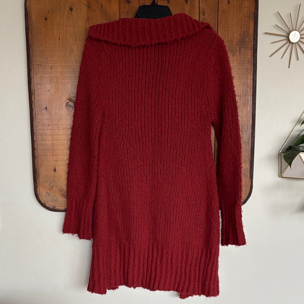 Beautiful Long Sweater - Picture 4 of 5